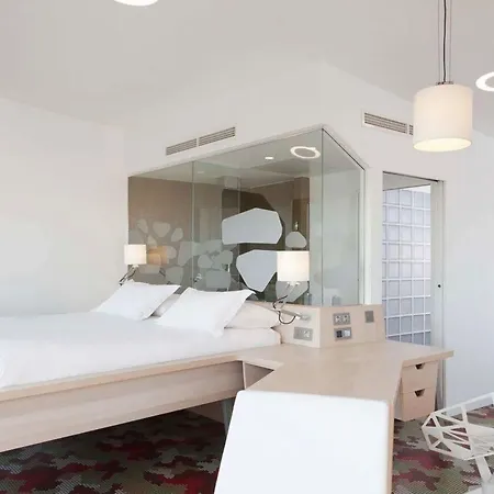 ديس دوكس دأنجو 4* باريس