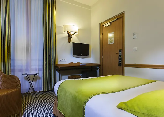 Отель Des Ducs D'anjou 4*