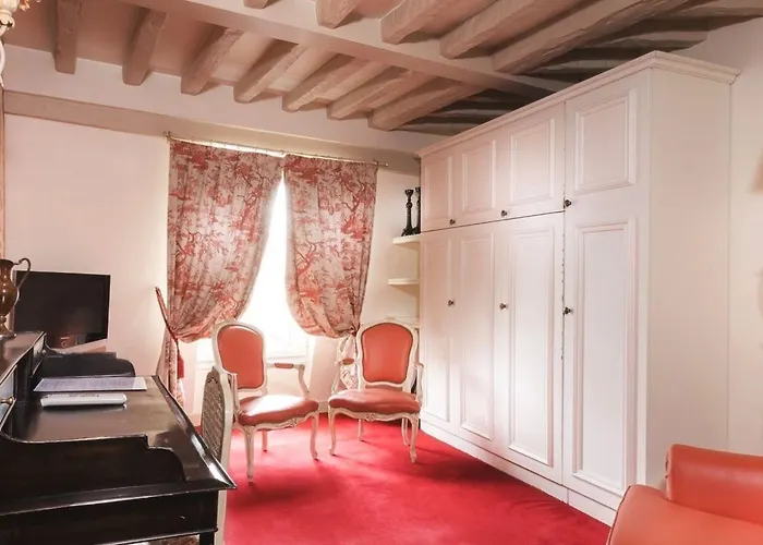 Des Ducs D'anjou Отель