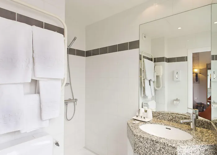 Des Ducs D'anjou 4* Париж