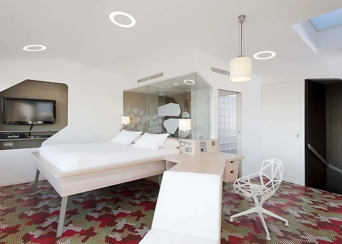 Отель Des Ducs D'anjou Париж